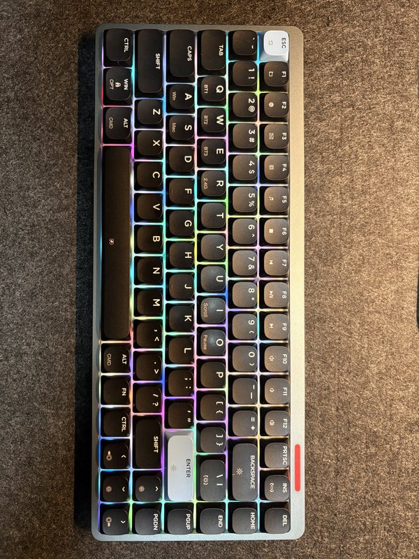 Epomaker Luma84 RGBライティング点灯