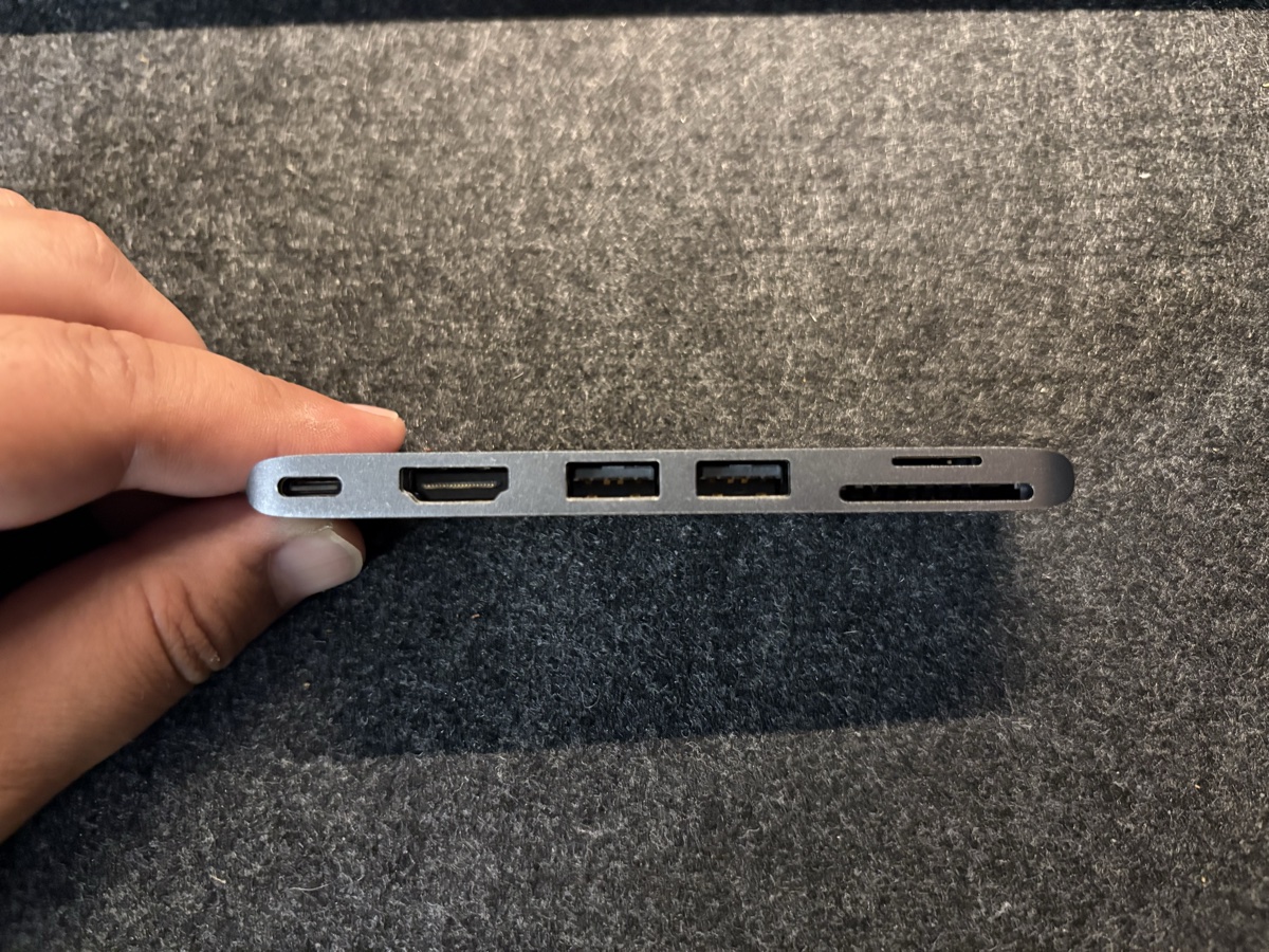 UGREENハブの側面ポート一覧(HDMI・USB-A・SDカード)